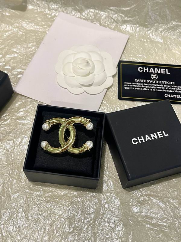 Chanel Brooch 04yxs88